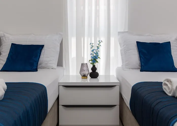 Luxury Edvina With Private Parking *