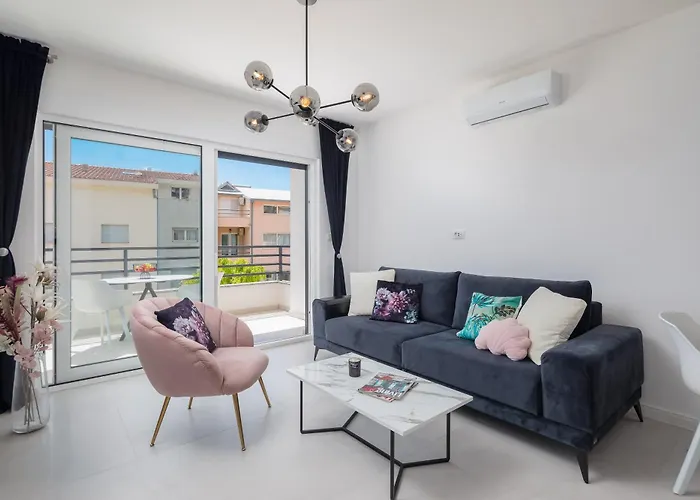 Luxury Edvina With Private Parking *