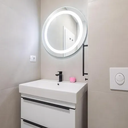 Apartment Luxury Edvina With Private Parking