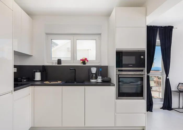 Luxury Edvina With Private Parking *