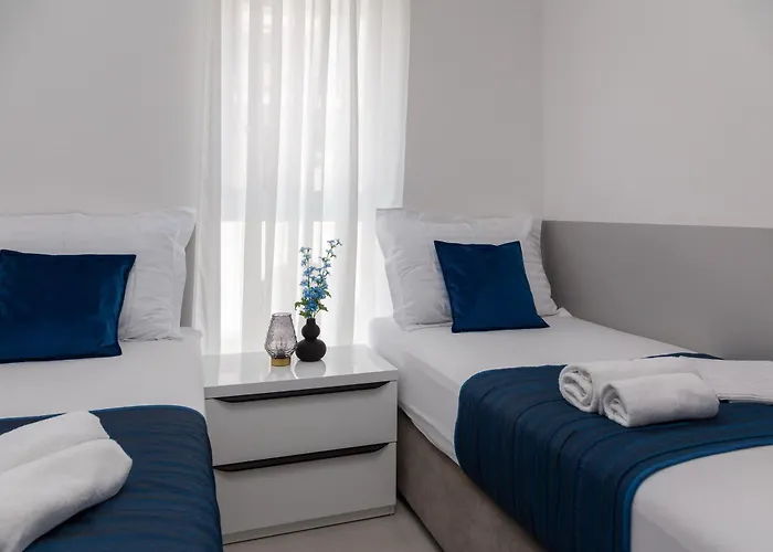 Luxury Edvina With Private Parking